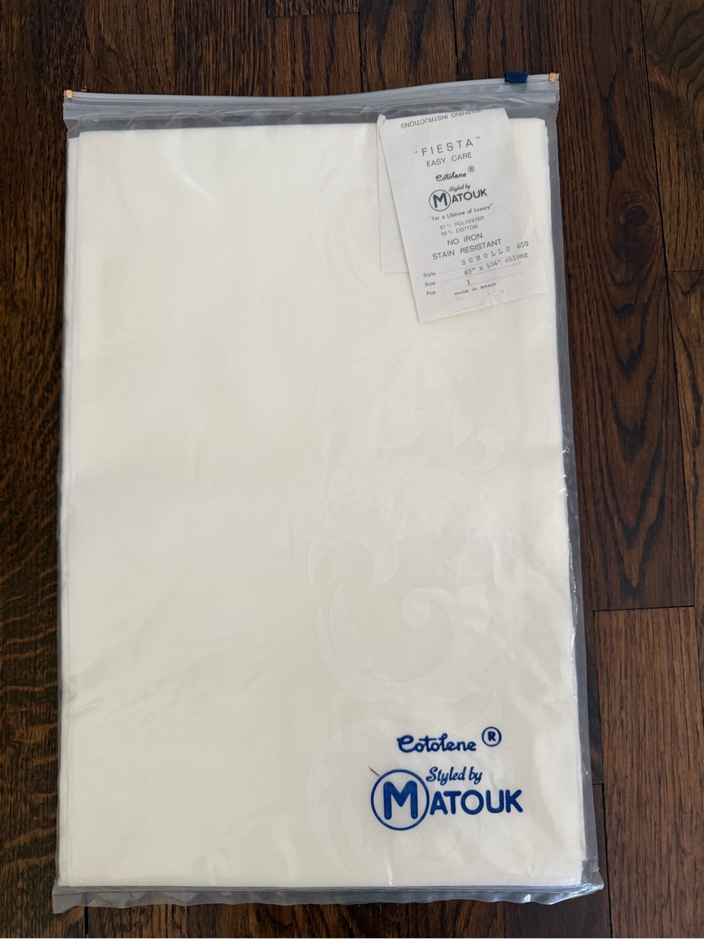 Matouk Fiesta Cotolene Tablecloth NIP 65x104 White Scroll No Iron NOS